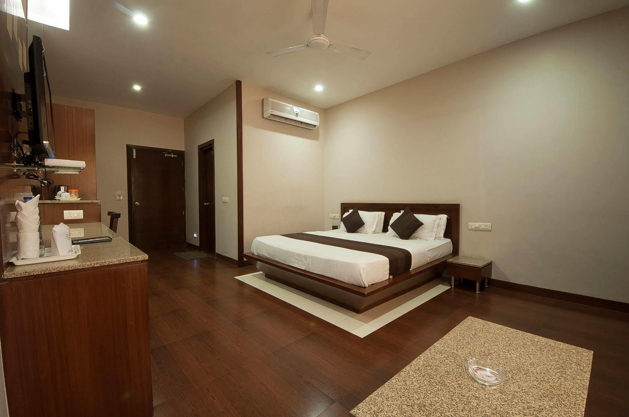 Fabhotel Basera Amritsar Exterior photo