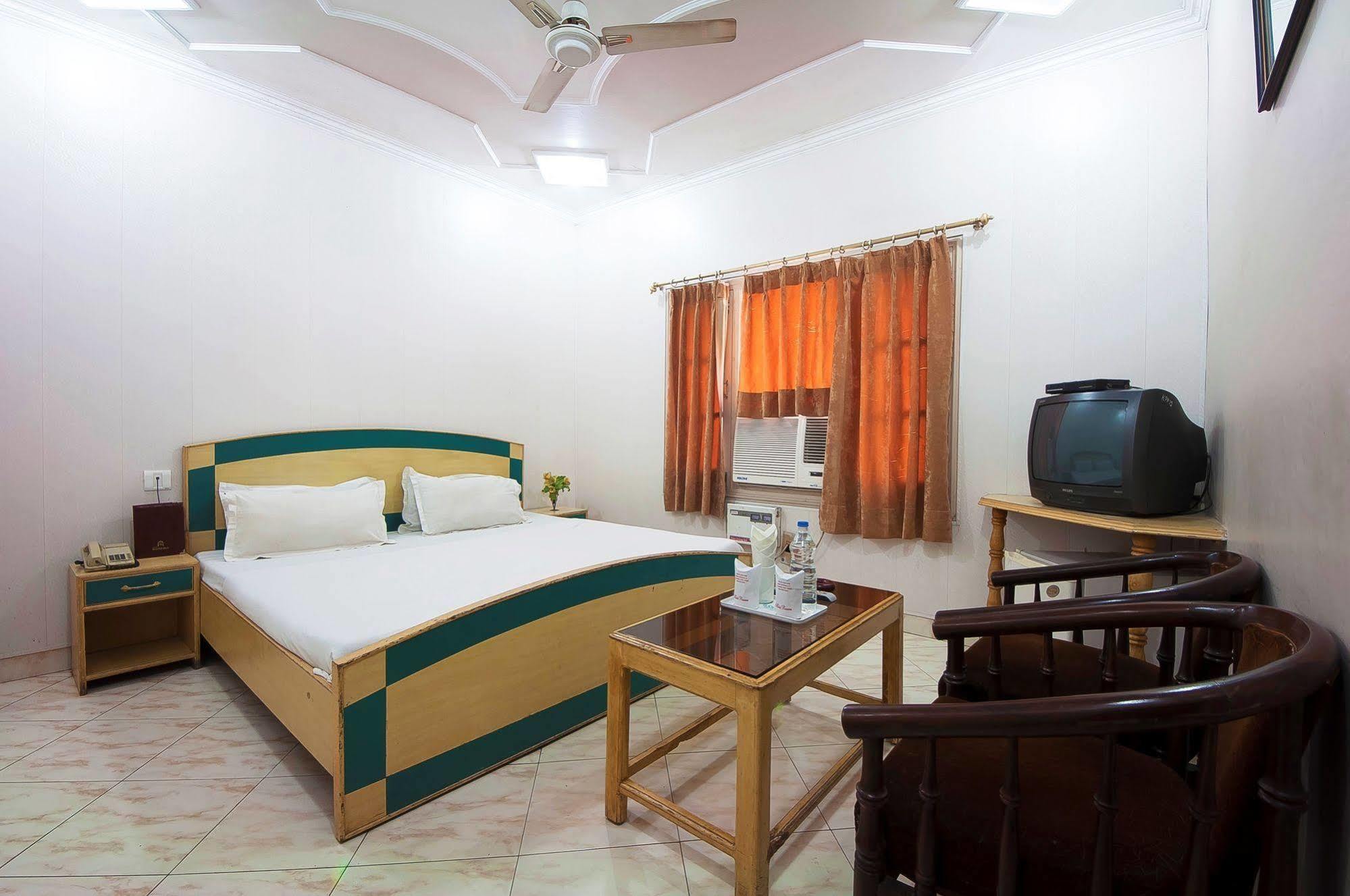 Fabhotel Basera Amritsar Exterior photo
