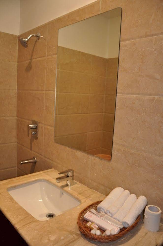 Fabhotel Basera Amritsar Exterior photo